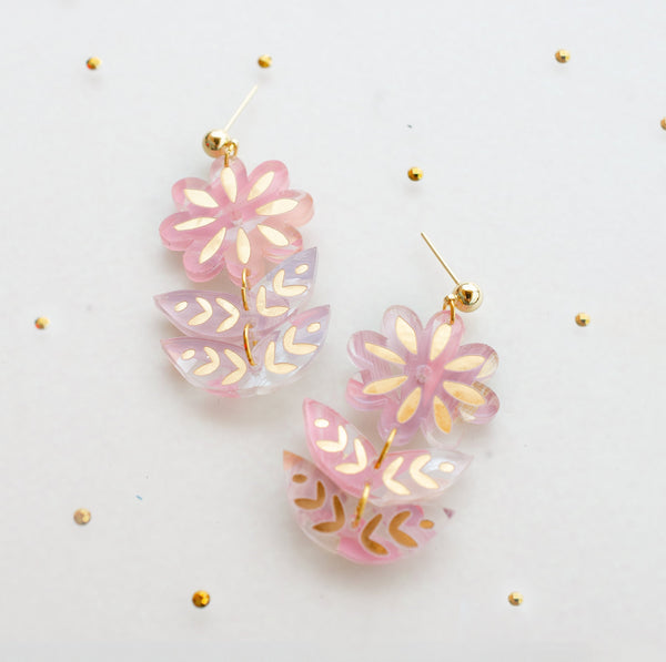pink flower dangle earrings, pastel flower earrings, spring jewelry, handpainted earrings, daisy earrings, unique earrings, trendy earrings