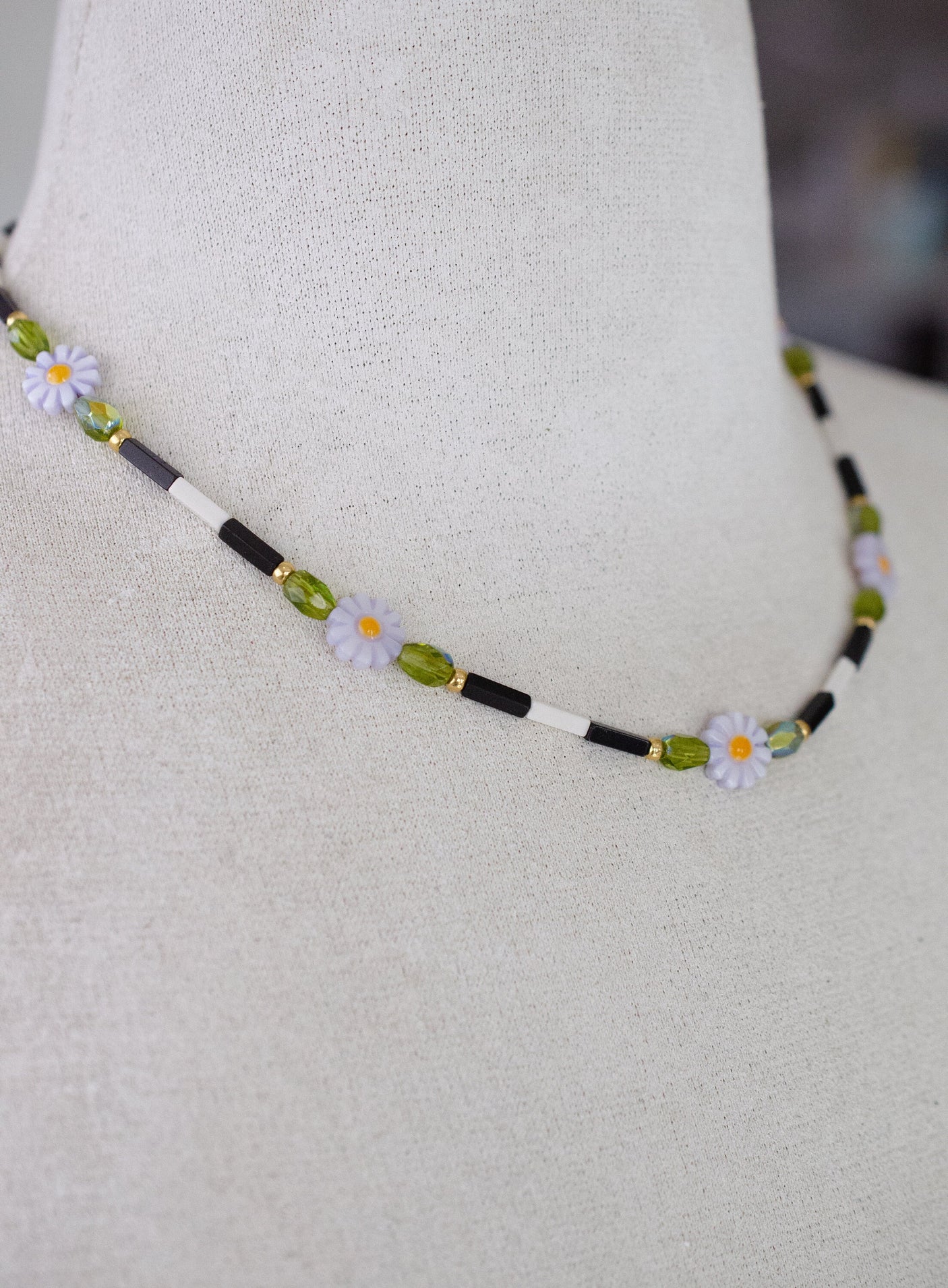 Daisy Beaded Necklace