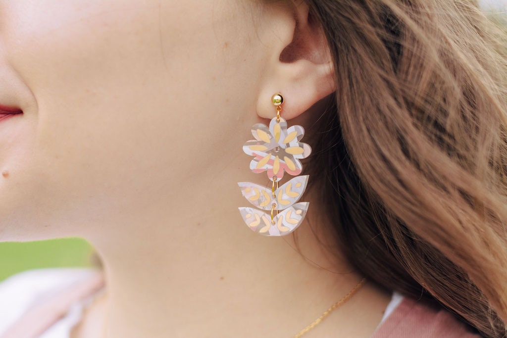 Flower Dangle Earrings, Flower Earrings, Spring Earrings