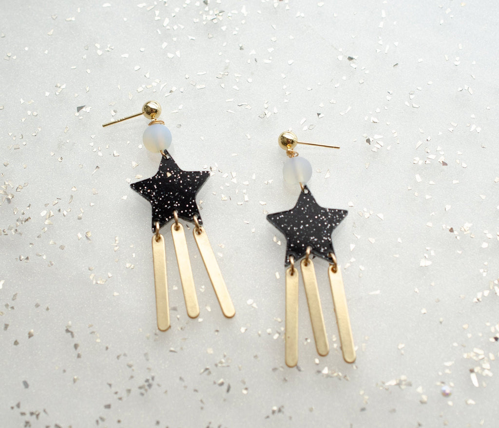 Shooting star statement earrings, minimalist style, beaded earrings, minimalist earrings, colorful jewelry, gifts for her, celestial jewelry