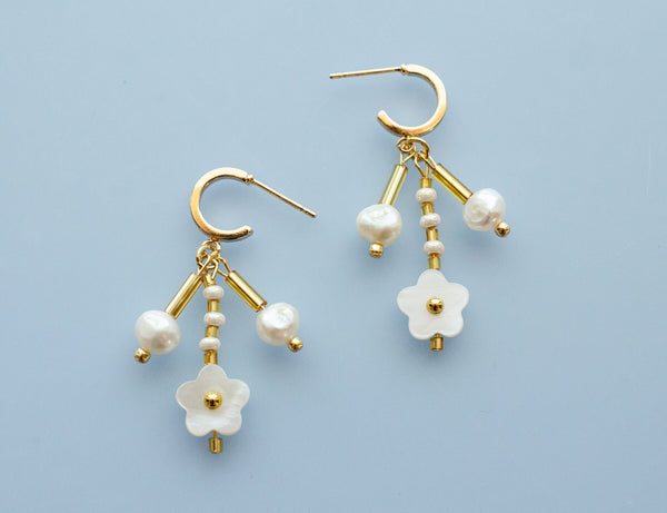 Pearl flower dangle earrings, Beaded charm earrings, Flower hoop earrings, Dainty Hoops, dangle huggie hoops,Pearl earrings, Flower earrings