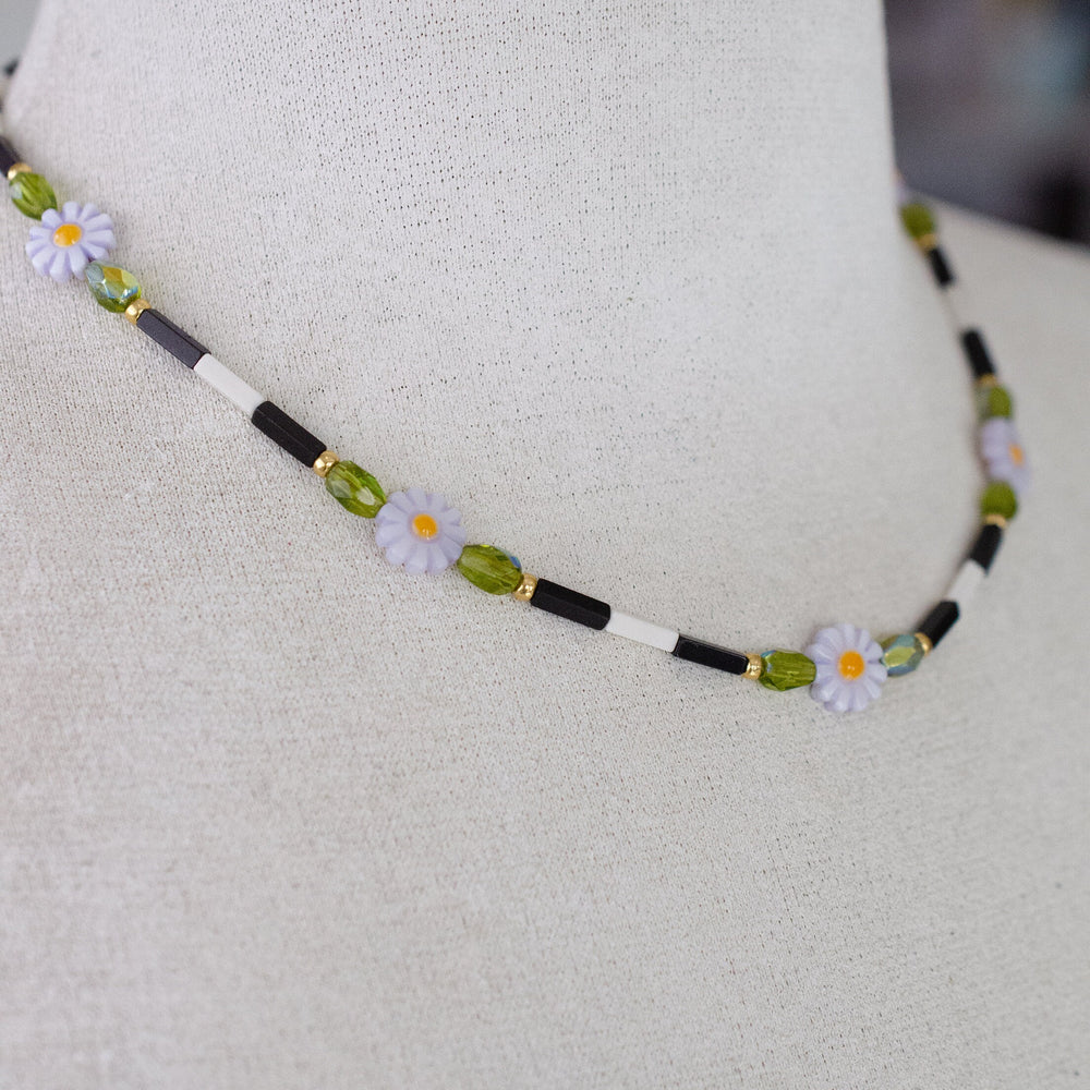 Daisy Beaded Necklace