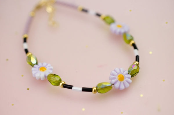 Lavender Daisy Beaded Bracelet