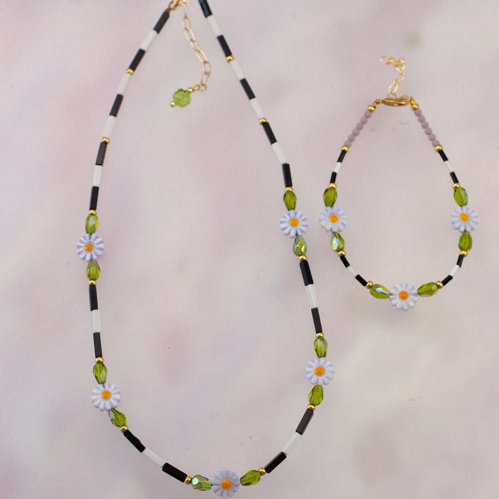 Daisy Beaded Necklace
