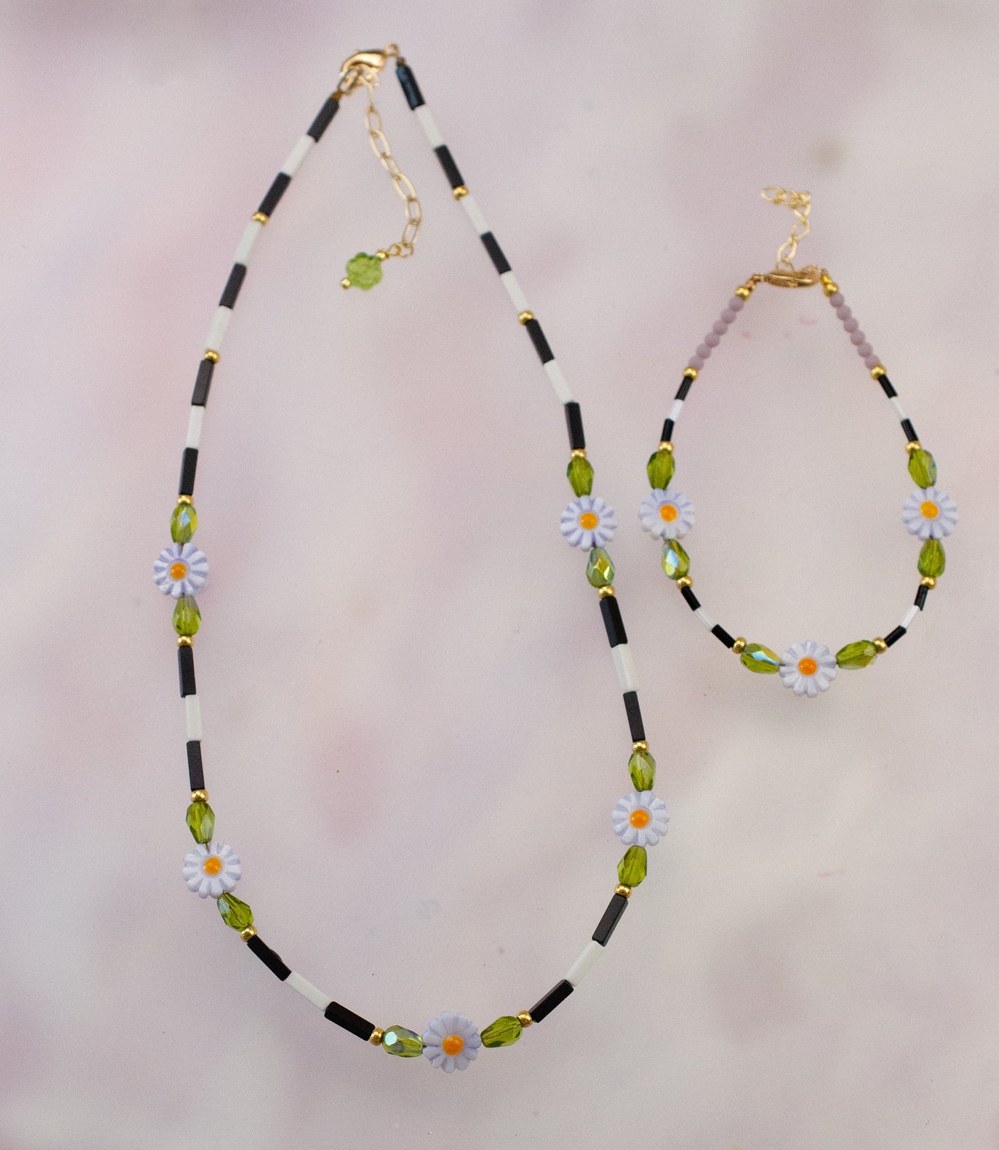Daisy Beaded Necklace